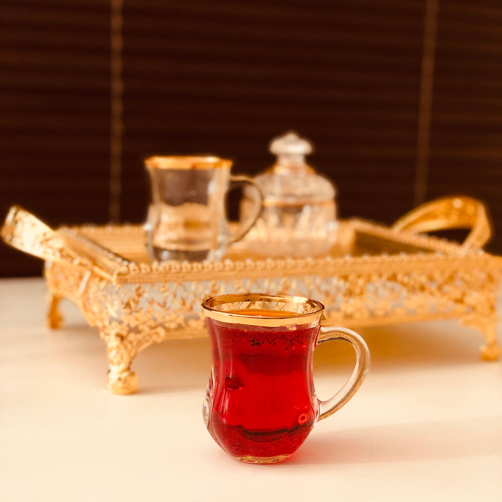 فنجان چای لب طلایی